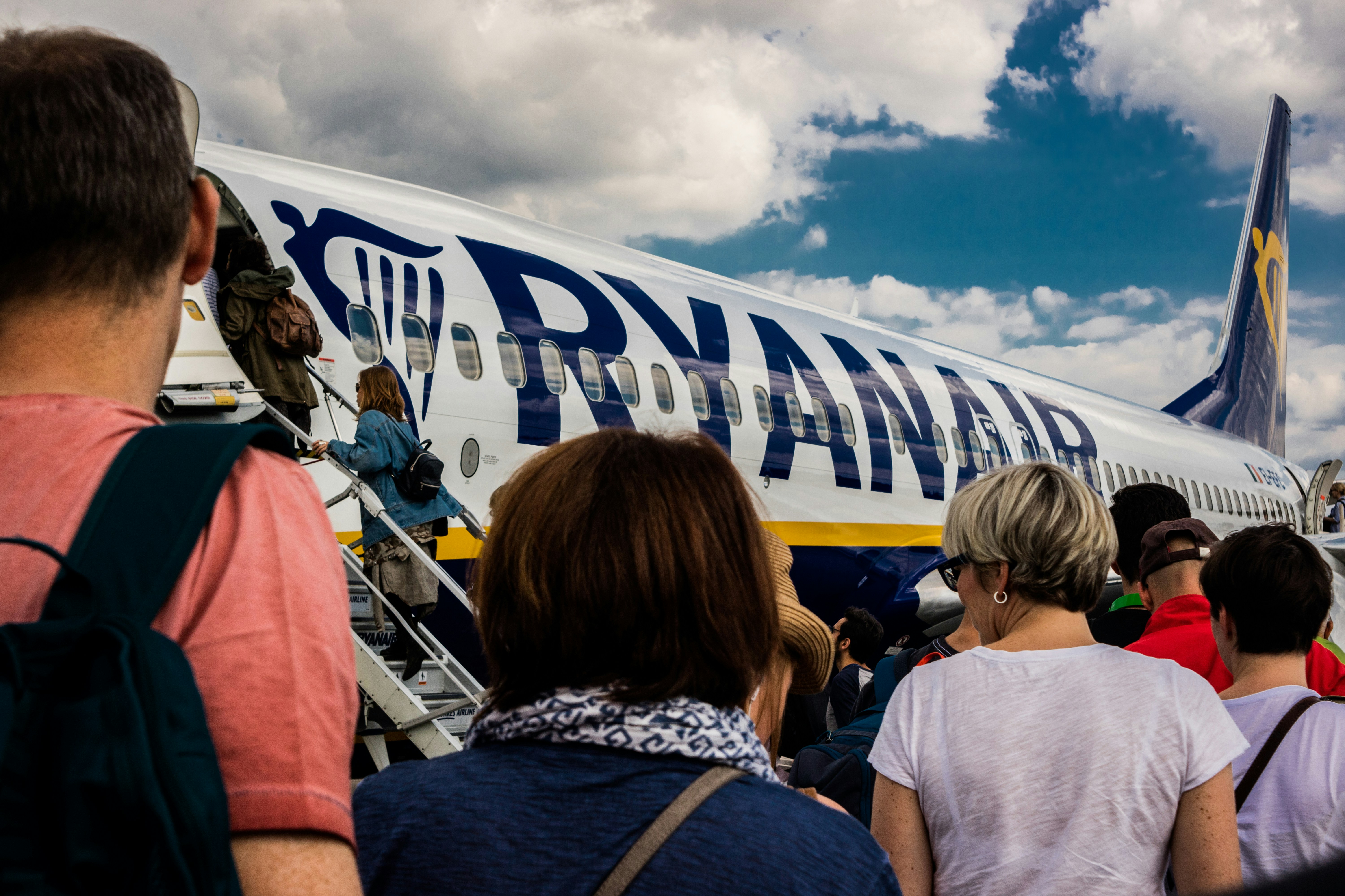 Ryanair is cancelling flights to holiday hotspots affecting 6 countries