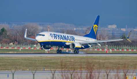 How much Ryanair staff will be paid for catching oversized bags