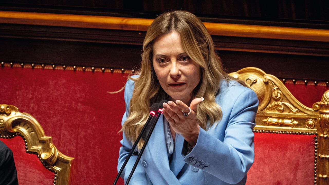 Italy to Ban Veils in Schools, Limit Foreign Students per Class, Meloni Says