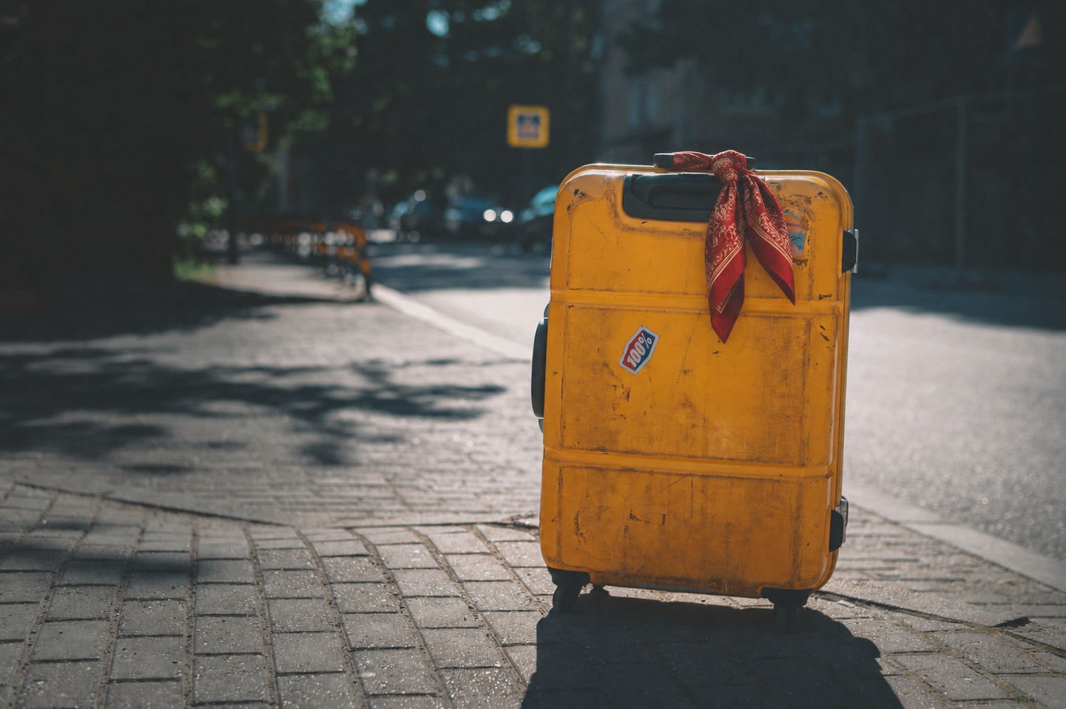 Airport passengers issued warning against tying ribbons onto their luggage