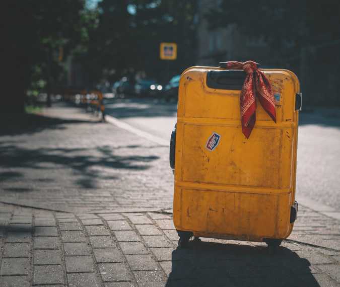 Airport passengers issued warning against tying ribbons onto their luggage