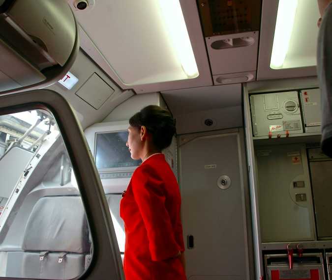 Flight attendant says there’s only one way to ‘shoot your shot’ with crew if you fancy them on flight