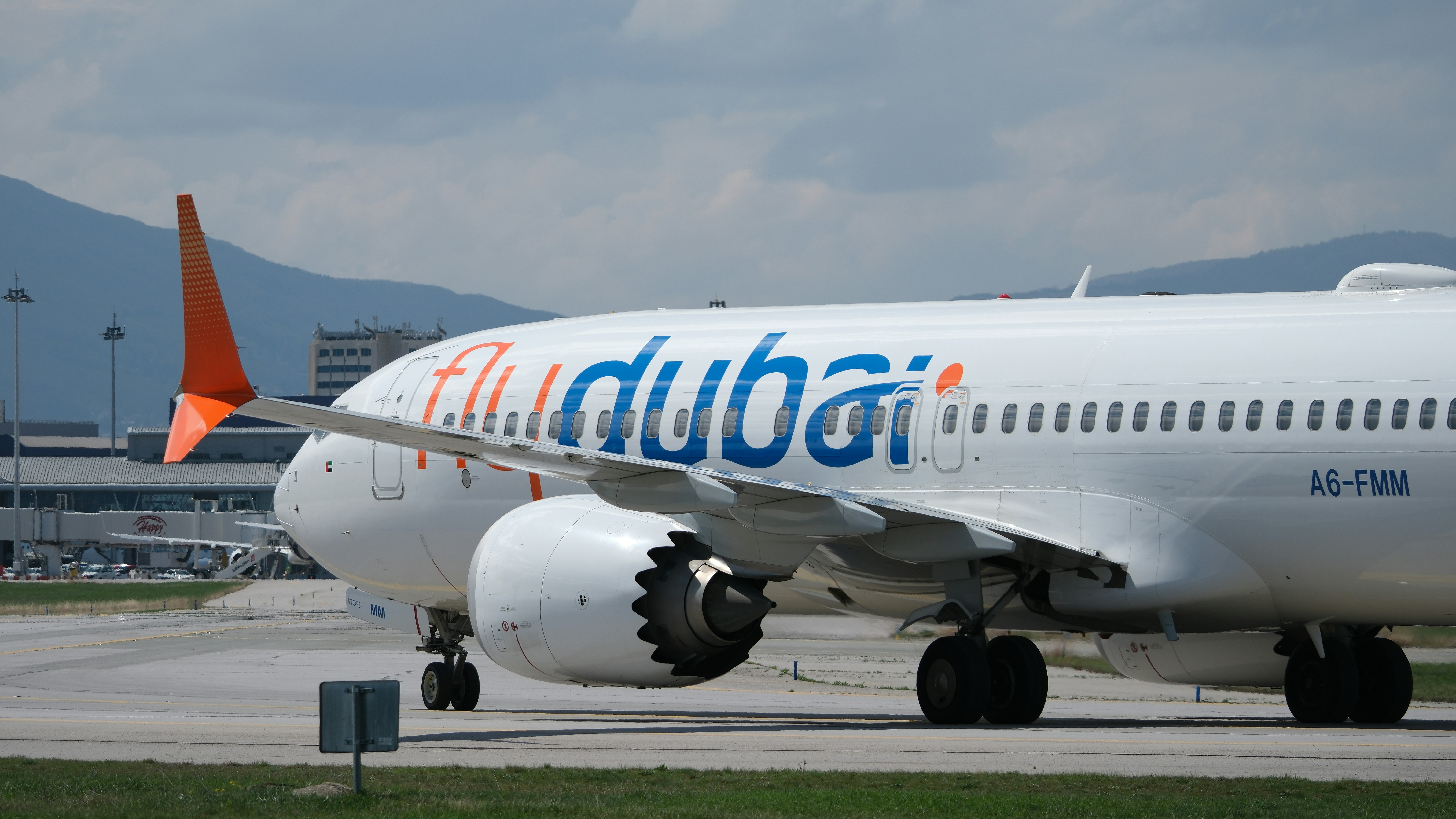 flydubai suspends all flights to Israel