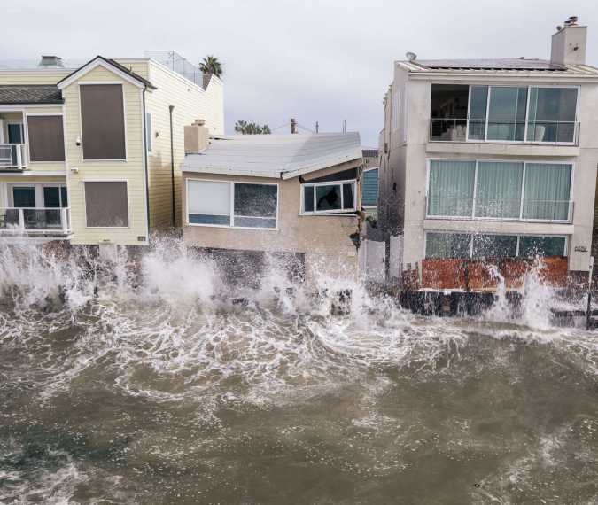 Storm Rachel remnants: waves wreck California homes, Las Vegas floods
