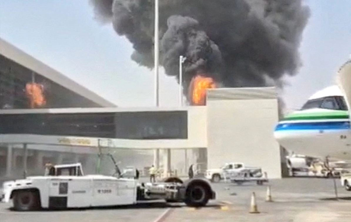 US, UK, Canada Urge Citizens to Avoid Saudi Airport After Houthi Terror Attack