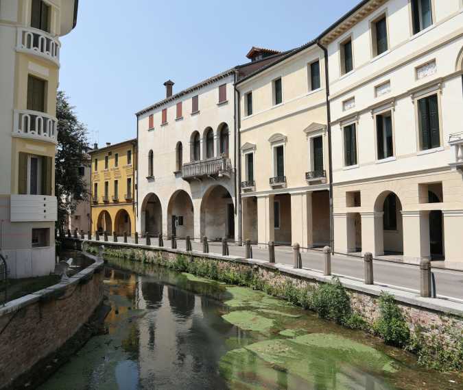 This Italian City Is an Affordable Alternative to Venice—and It Has Gorgeous Canals, Charming Markets, and Few Crowds