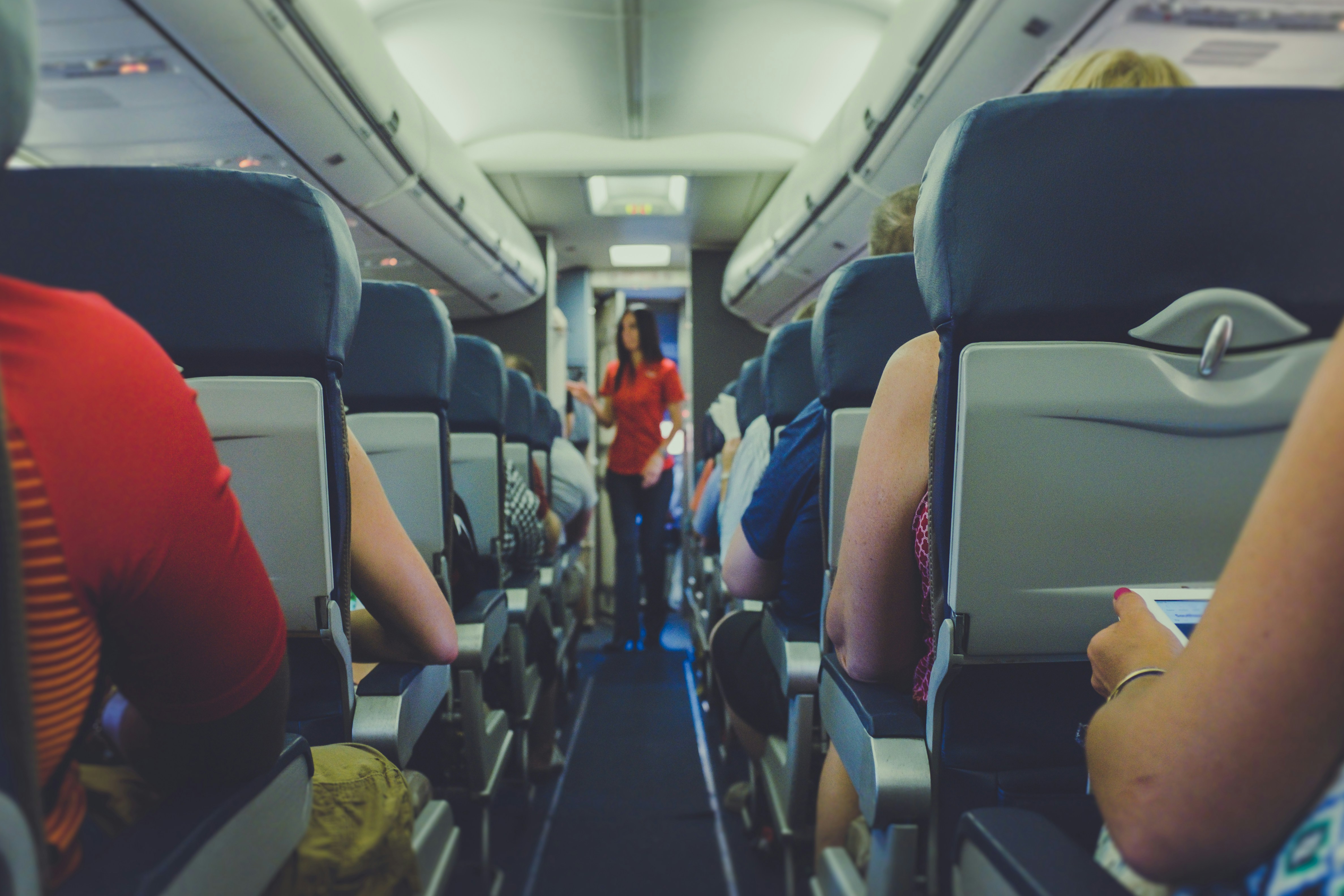 Flight attendant says you should always put suitcase in hotel bathtub after checking in