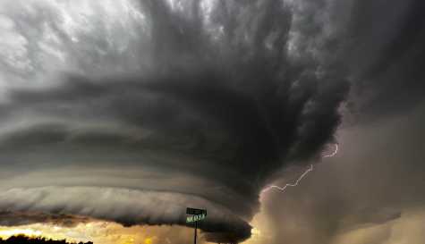 Los Angeles braces as super rare tornado threat issued for SoCal