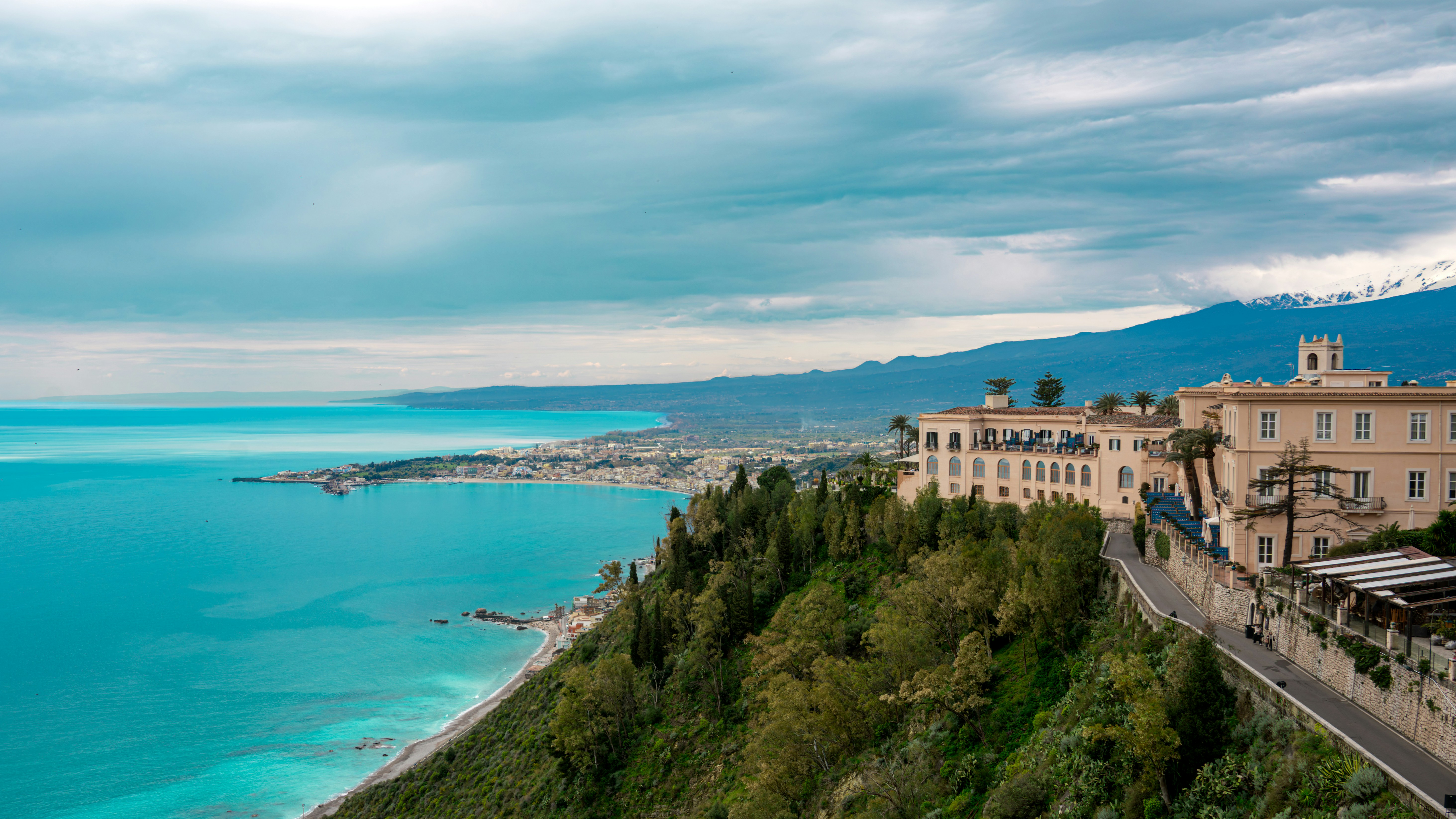Sicily earthquakes live: Tsunami warning for Italy after 12 quakes near Palermo
