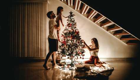  People who put up Christmas decorations early are happier according to science